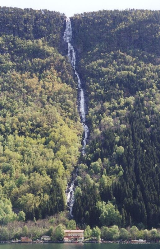Sognefjord waterfall hotel fjord